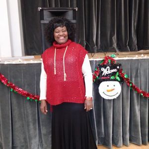 Meet your Posher, Mona